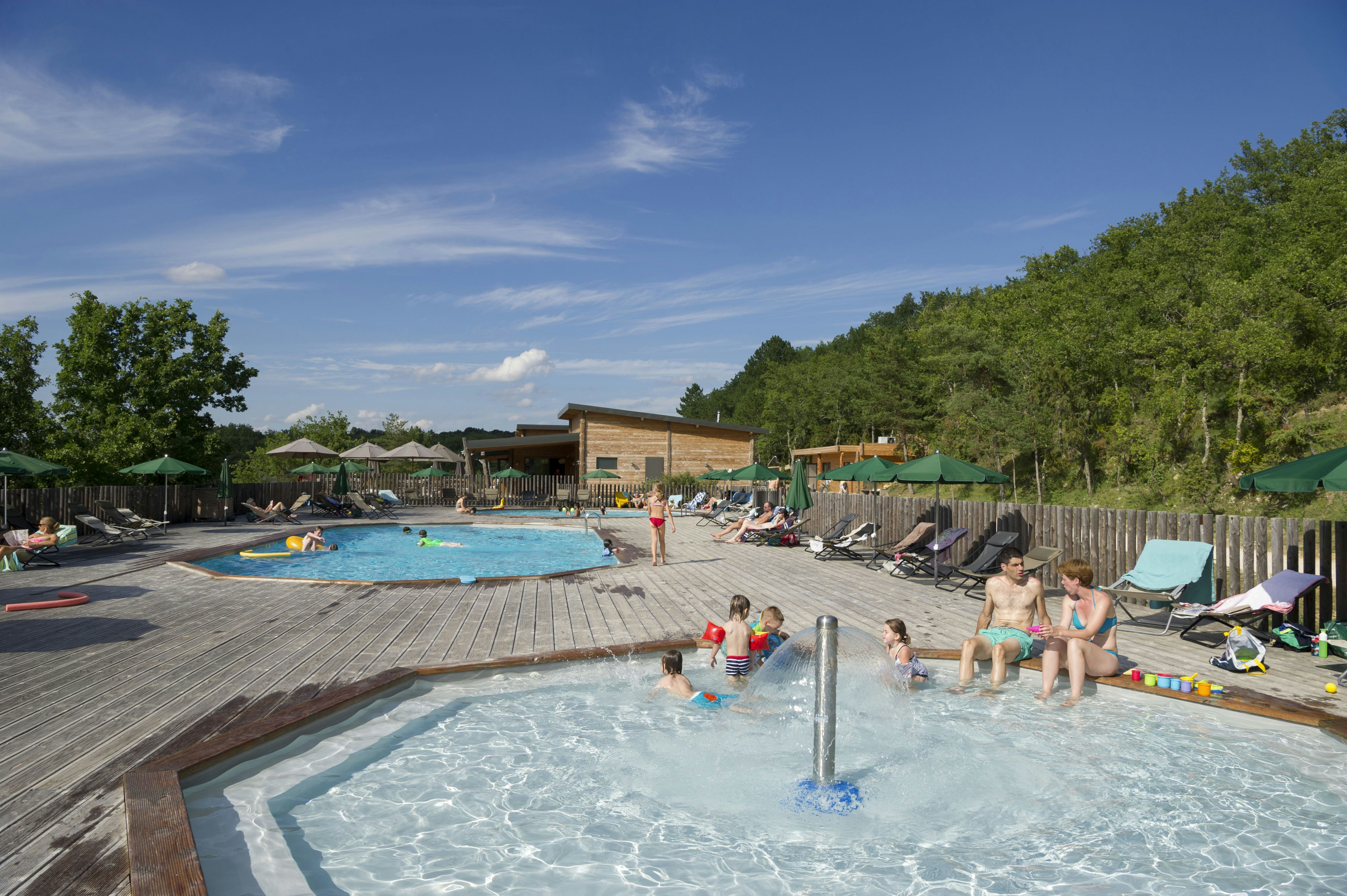Huttopia Village Sud Ardèche  Village Huttopia Sud Ardèche - Pool im Freien mit Kinderbereich