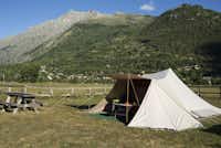 Huttopia Camping Vallouise - Stellplätze auf der Wiese