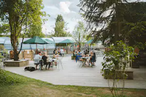Huttopia Versailles Huttopia Camping Versailles - Terrasse des Campingplatzes