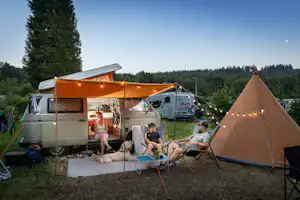 Huttopia Vallée de la Semois – Ardenne - Standplätze auf dem Campingplatz