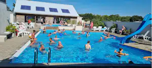 Hvalpsund Familie Camping - Pool im Freien mit Rutsche