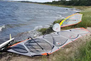Hvalpsund Familie Camping - Windsurfen als Freizeitaktivität