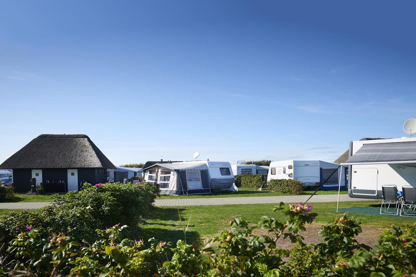 Hvidbjerg Strand Feriepark - Stellplätze auf dem Campingplatz