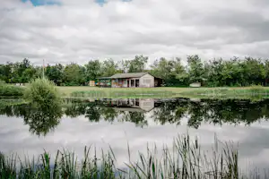 Hygge Lake - Blick auf den Campingplatz am See