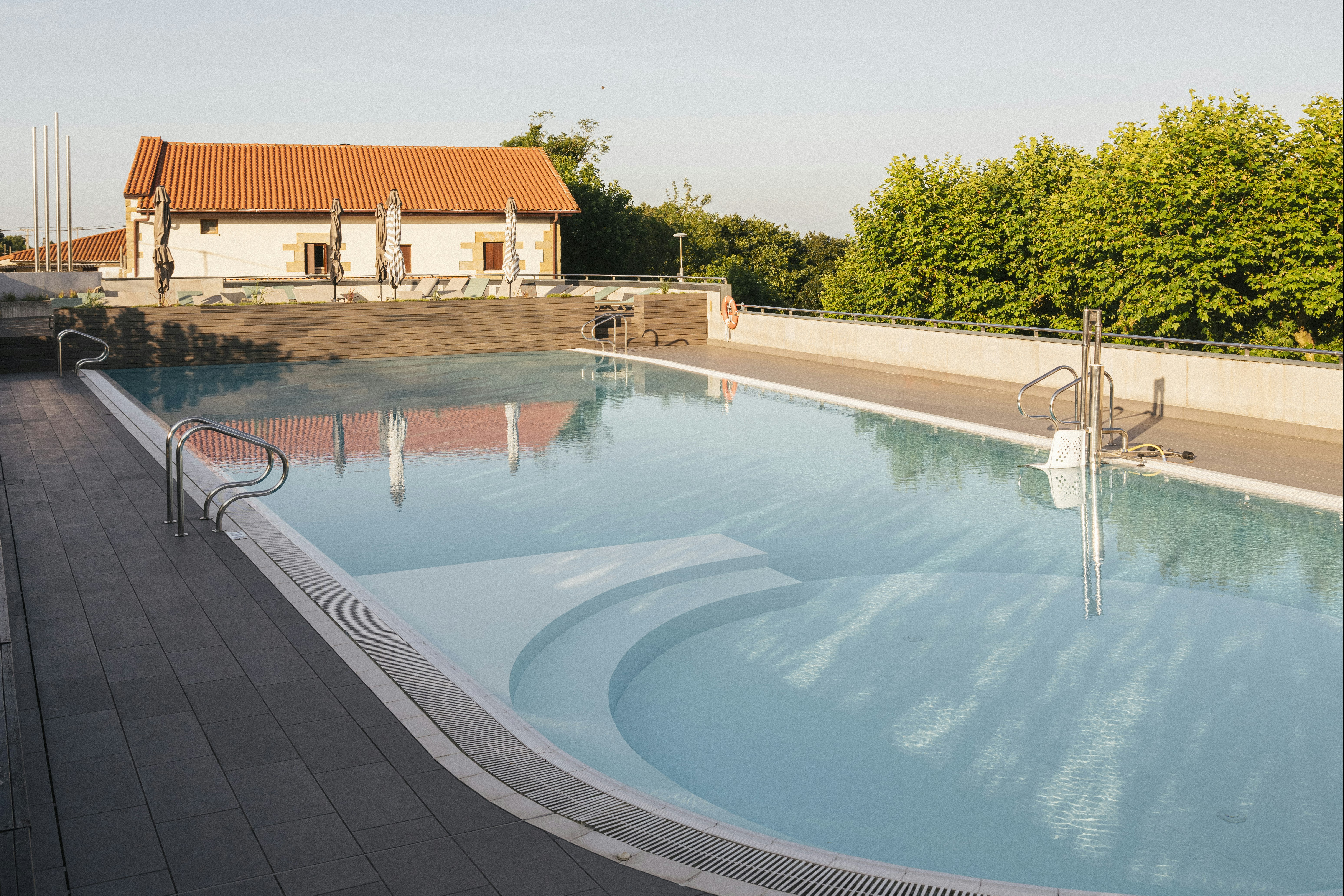 Igueldo Camping - Blick auf das Freibad auf dem Campingplatz