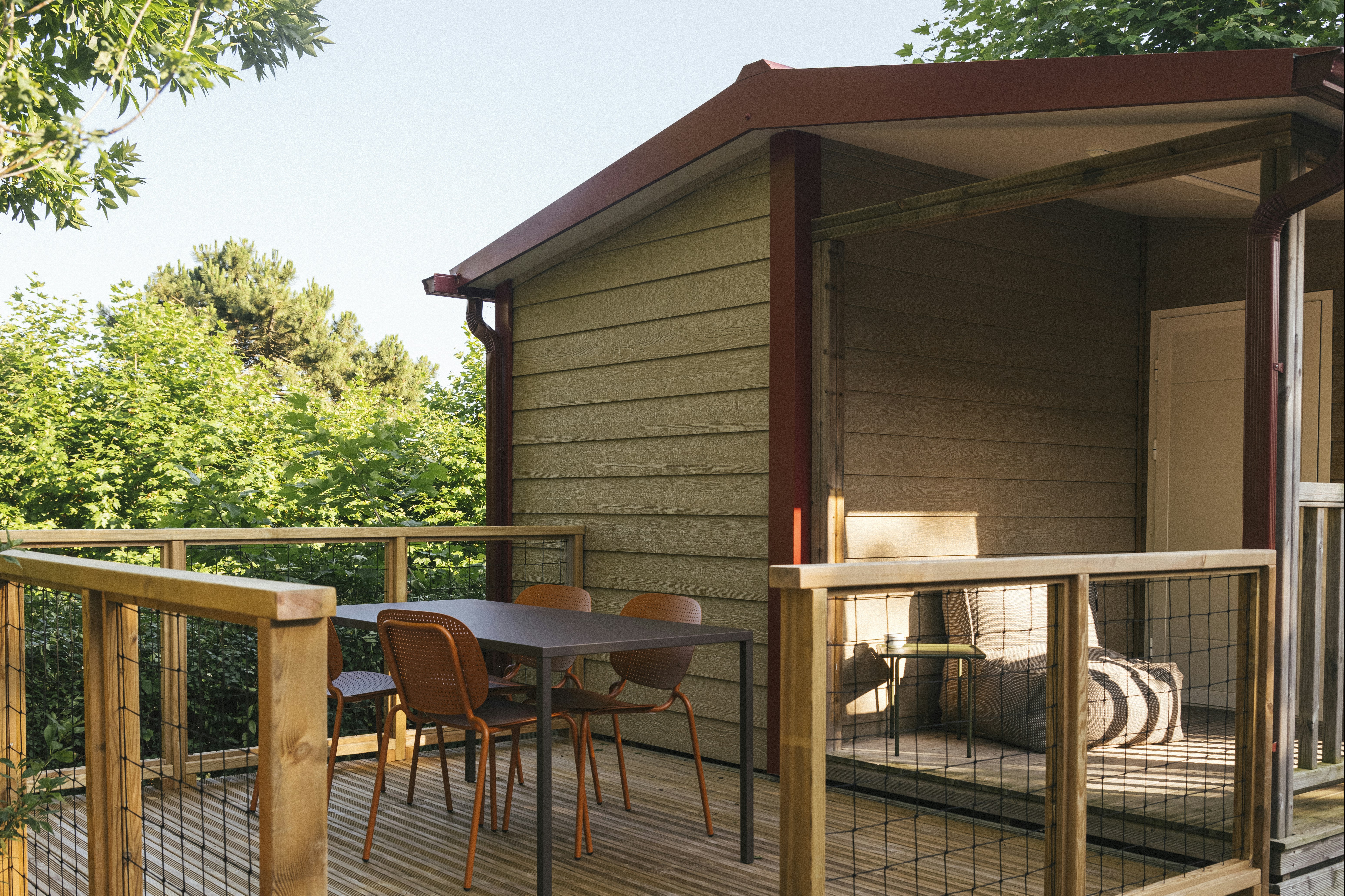 wecamp San Sebastián  Igueldo Camping  - Mobilheim mit Terrasse auf dem Campingplatz