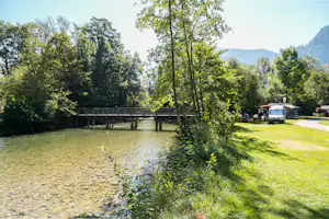 Inselcamp - Wohnwagen- und Zeltstellplatz am Wasser