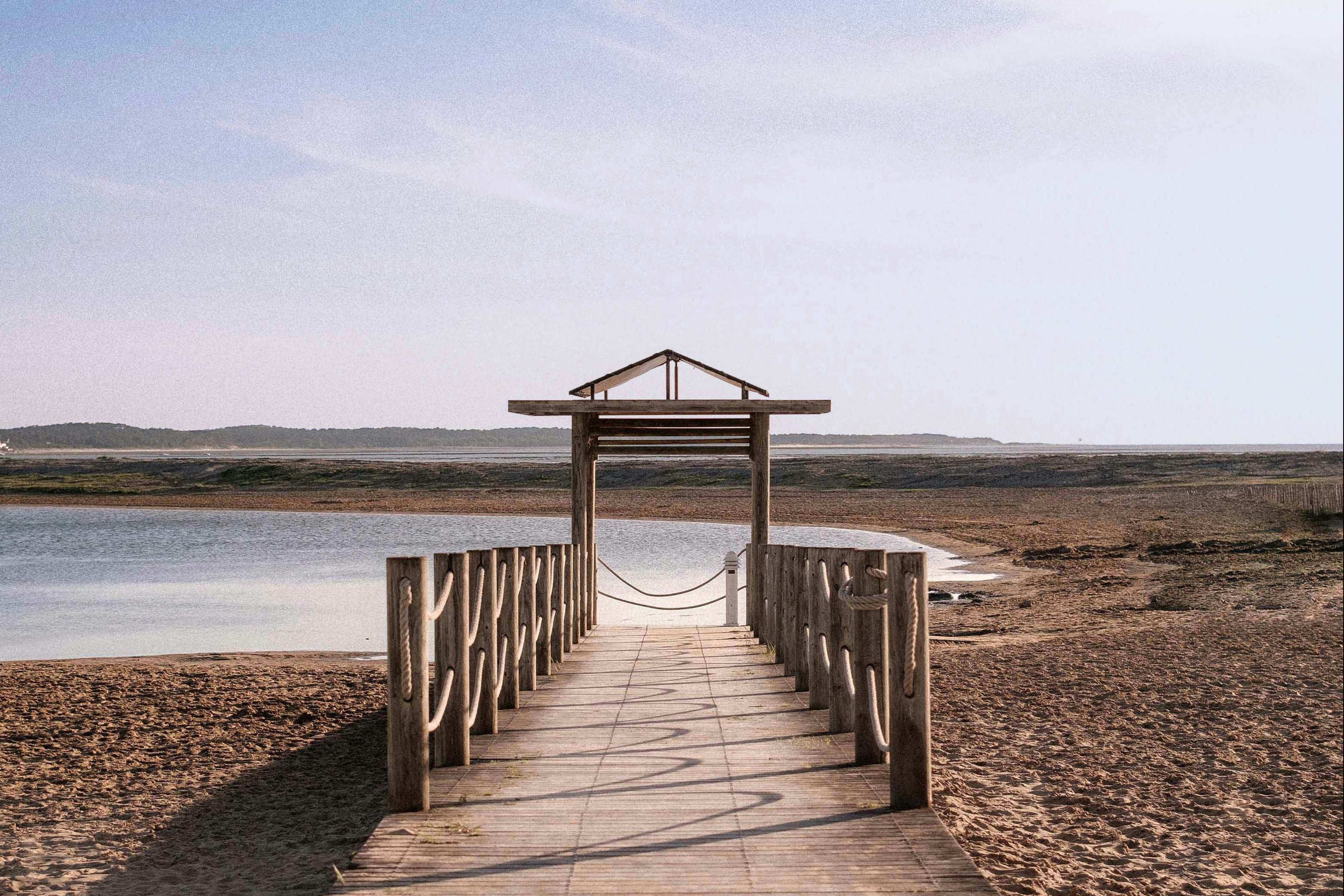  Inspire Villages Marennes Oléron - Blick auf den Sandstrand mit Steg
