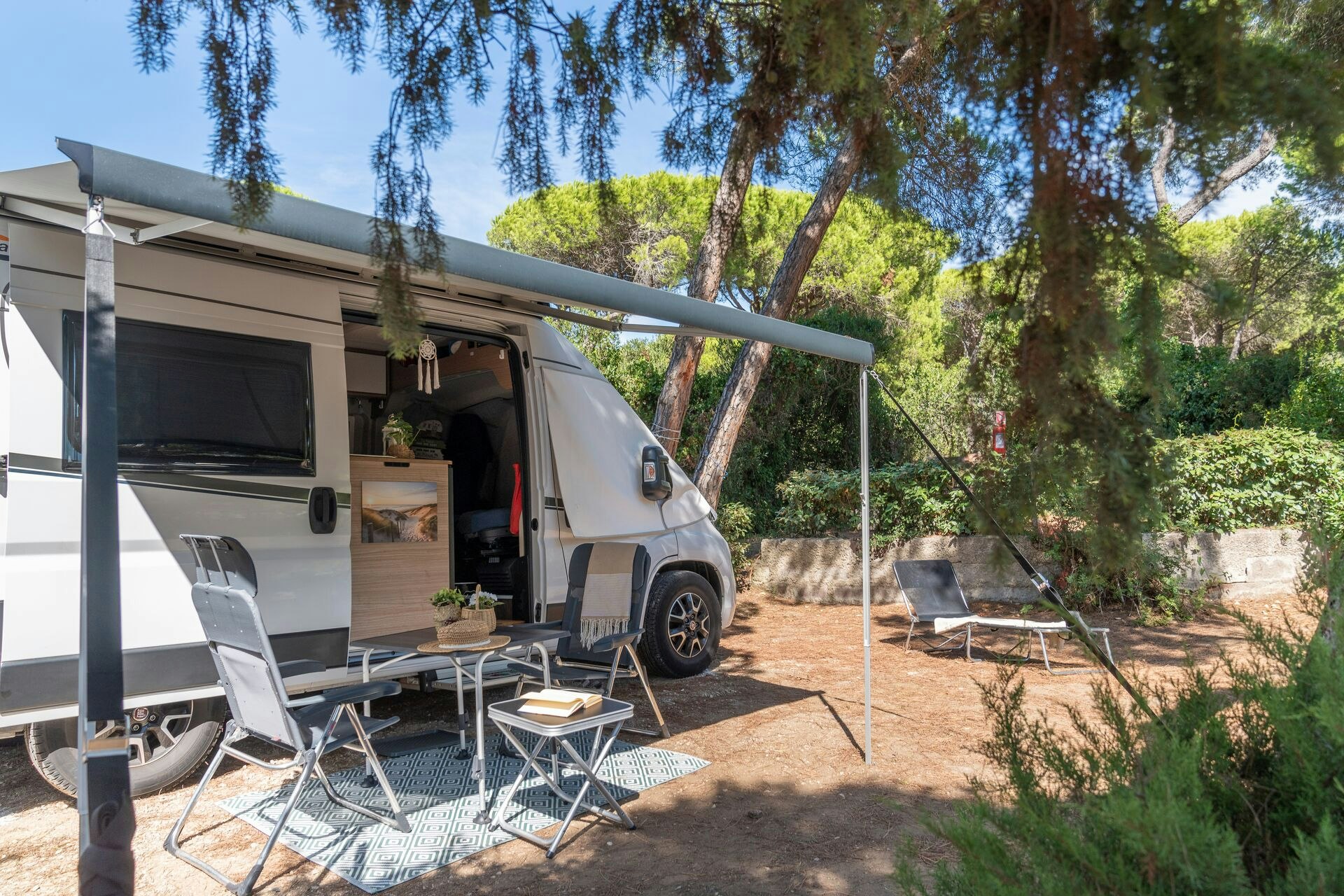 International Camping Etruria - Wohnmobil auf  Standplatz auf dem Campingplatz