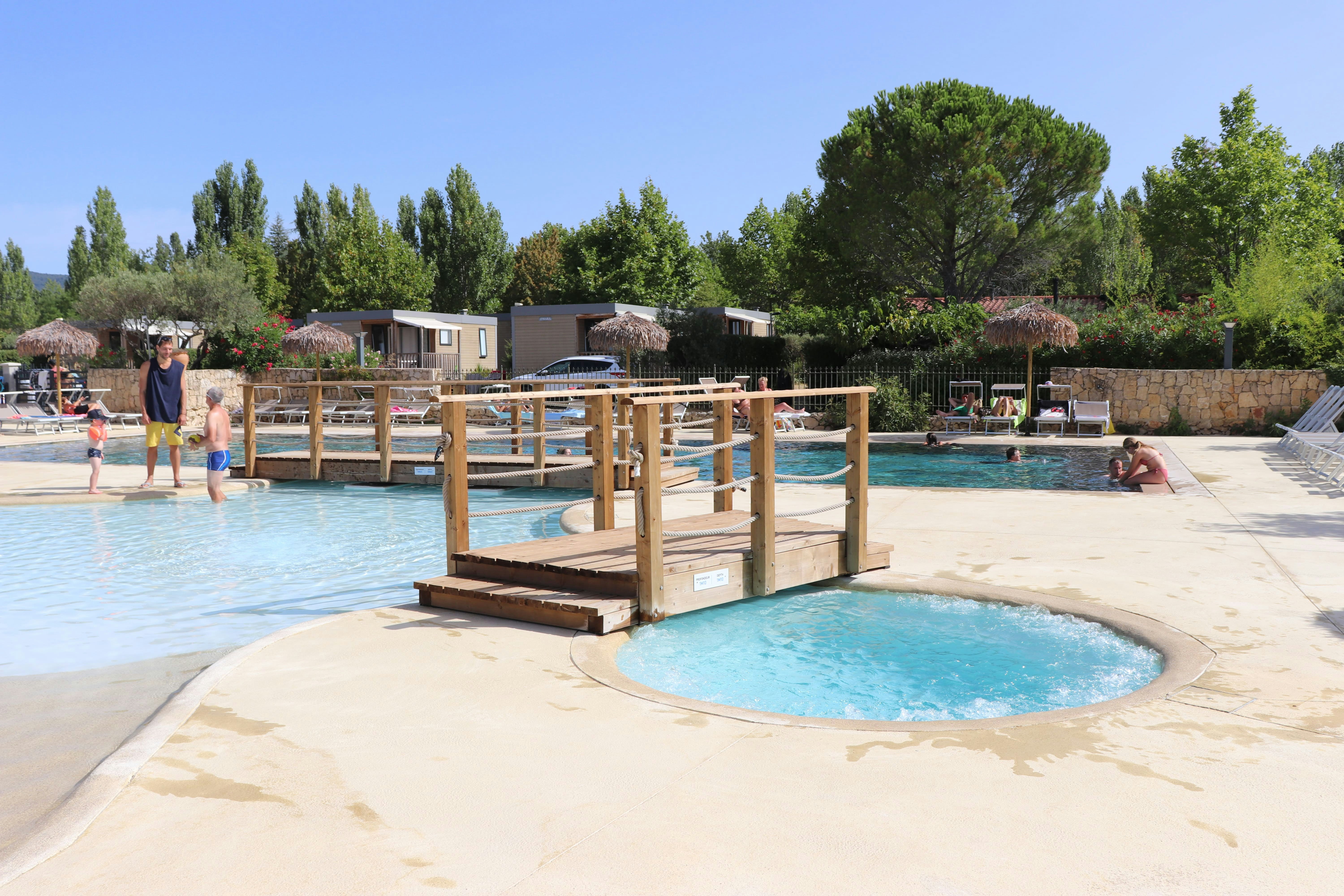 International Camping  - Pool im Freien auf dem Campingplatz