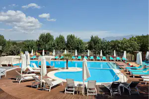 Ioannina Camping - Glamping - Freibad auf dem Campingplatz