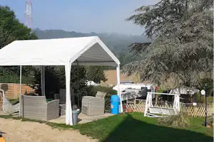 Campingplatz Julianna - Grillplatz mit Sitzgelegenheiten