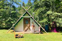 Jura Bivouac - Ferienwohnung im Grünen auf dem Campingplatz