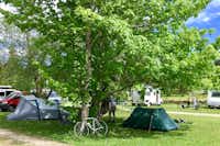 Jura Bivouac - Zeltplätze im Grünen auf dem Campingplatz