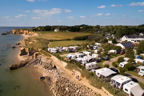 Chadotel Camping Les Iles