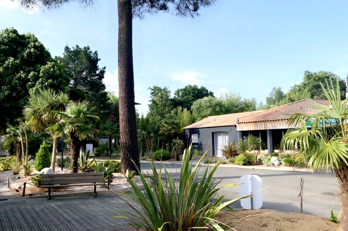 Kabana Village - Eingang des Campingplatzes