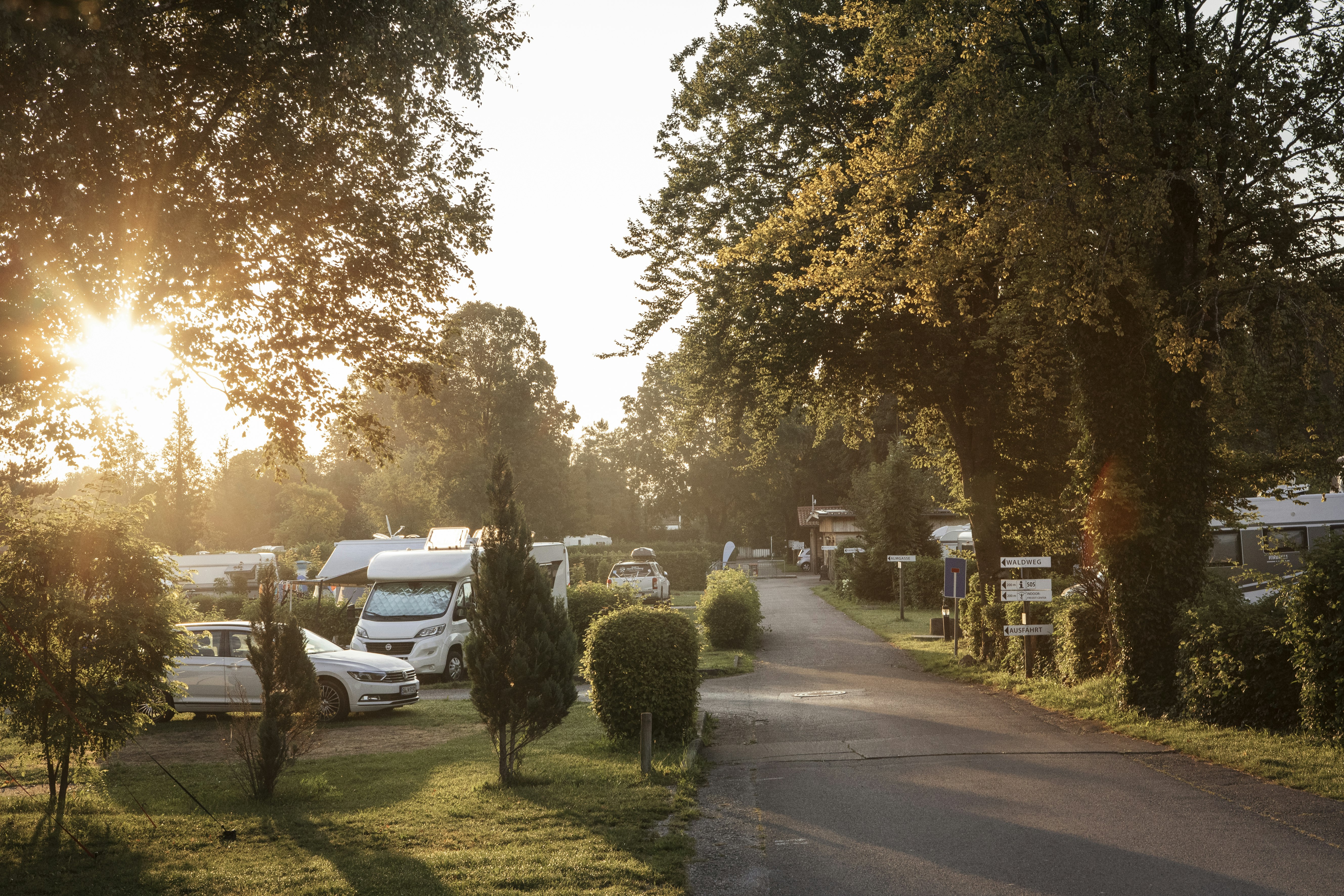 Kaiser Camping - Standplätze im Grünen auf dem Campingplatz