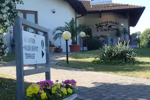 Kaiserstuhl-Camping - Rezeption vom Campingplatz mit Veranda
