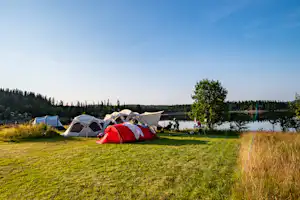 Kallsedets Fjällcenter - Zeltwiese auf dem Campingplatz