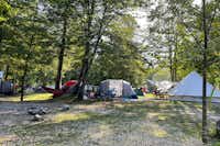 Kamp Nadiža Podbela - Blick auf die Zeltplätze auf dem Campingplatz