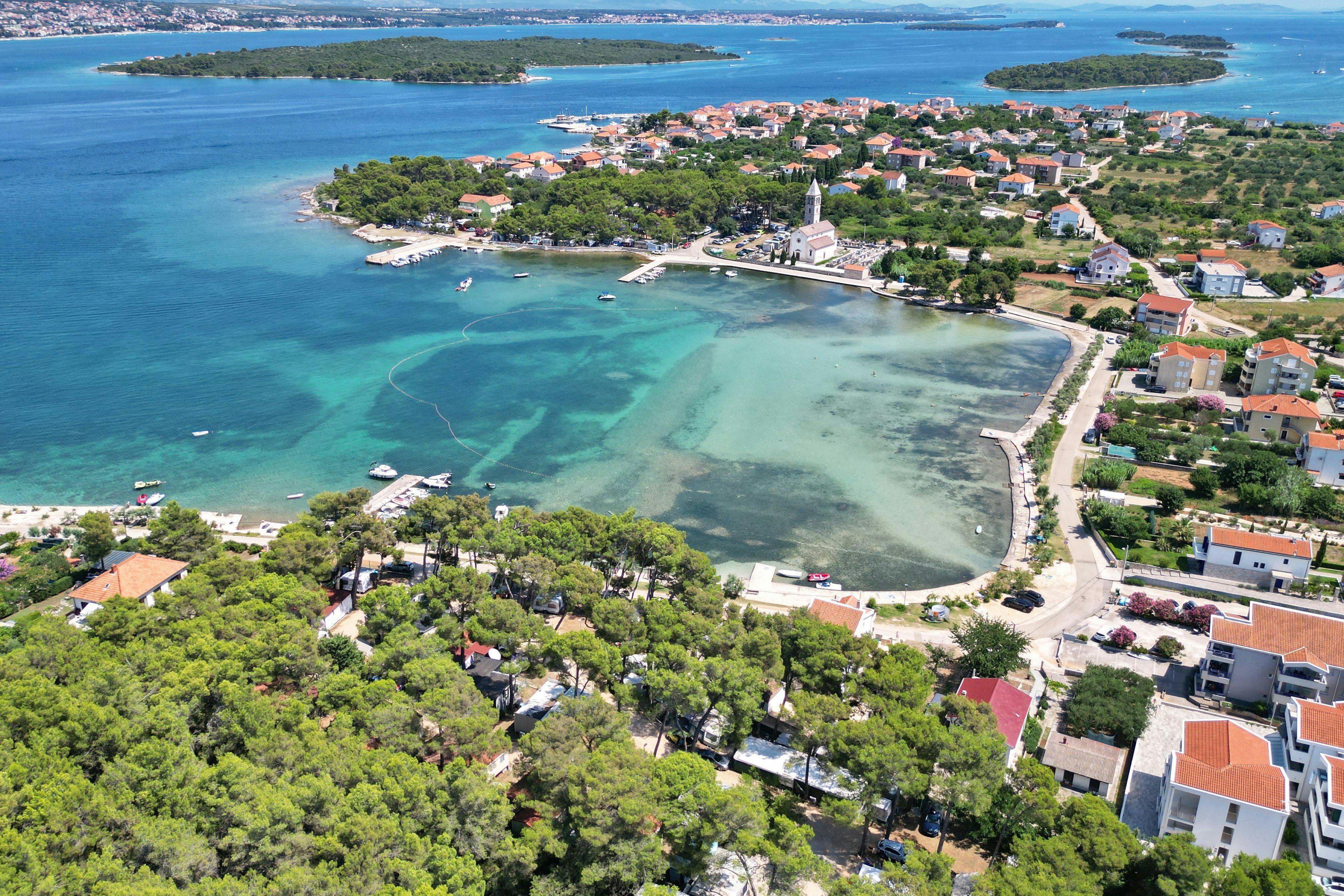 Camping Taber Pašman  - Luftaufnahme des Campingplatzes am Meer