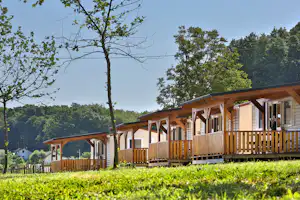 Kamp Slapić - Mobilheime mit überdachten Veranden auf dem Campingplatz