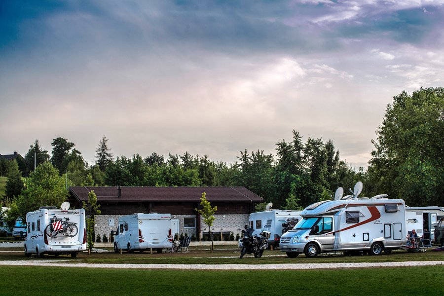 Kamp Slapić - Wohnmobile auf Stellplätzen