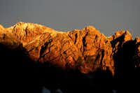 Kamp Soča - Die Alpen im Licht des Sonnenuntergangs