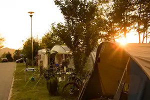 Kamp Tura - Wohnmobil- und Wohnwagenstellplätze auf dem Campingplatz