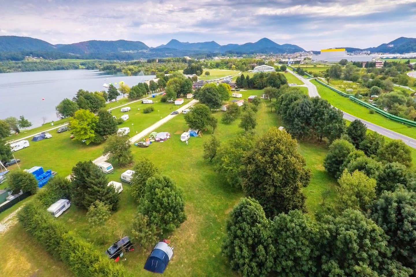 Kamp Velenje - Luftaufnahme des Campingplatzgeländes