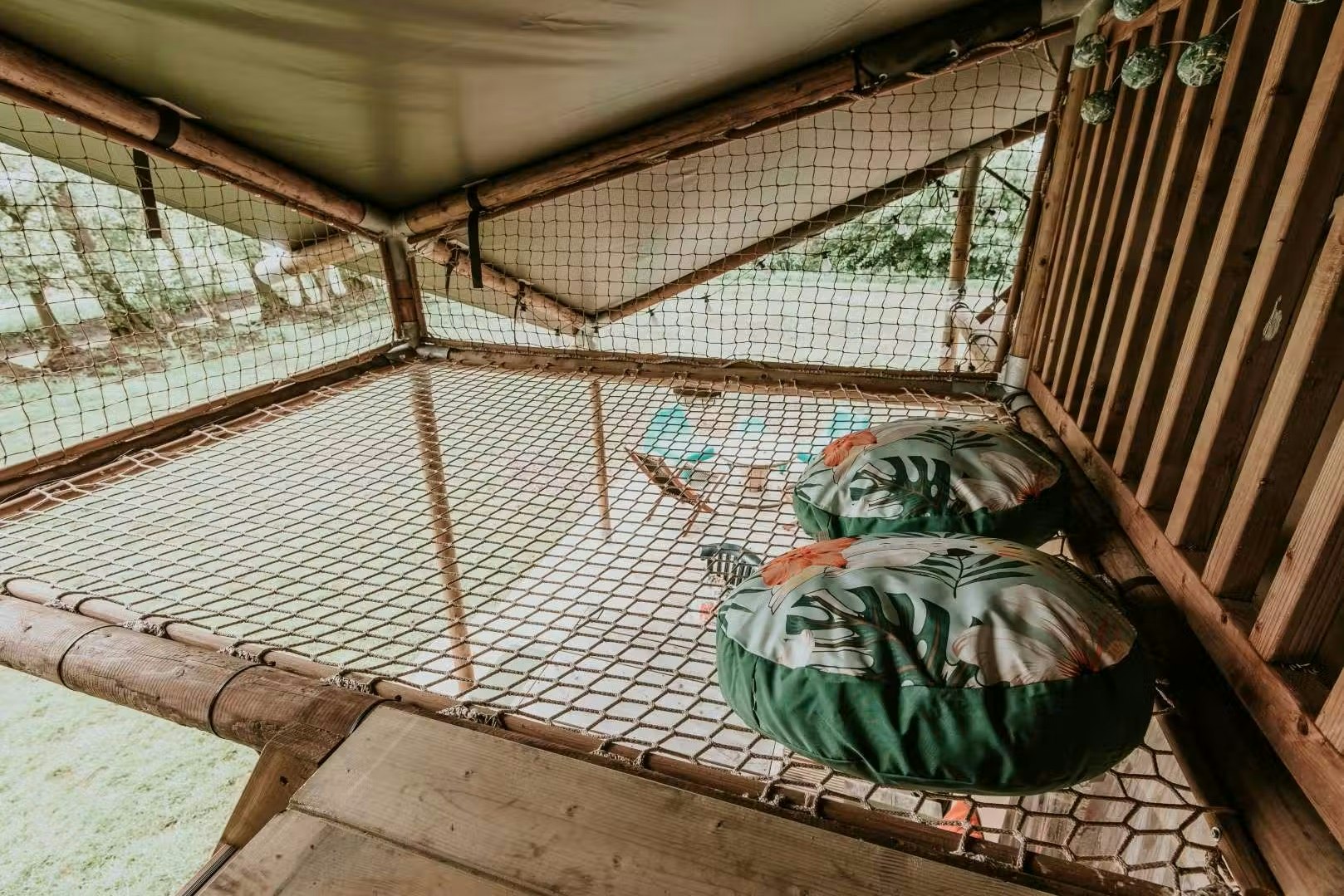 Kampari hängender Erholungsbereich in einer Safarizelt-Mietunterkunft