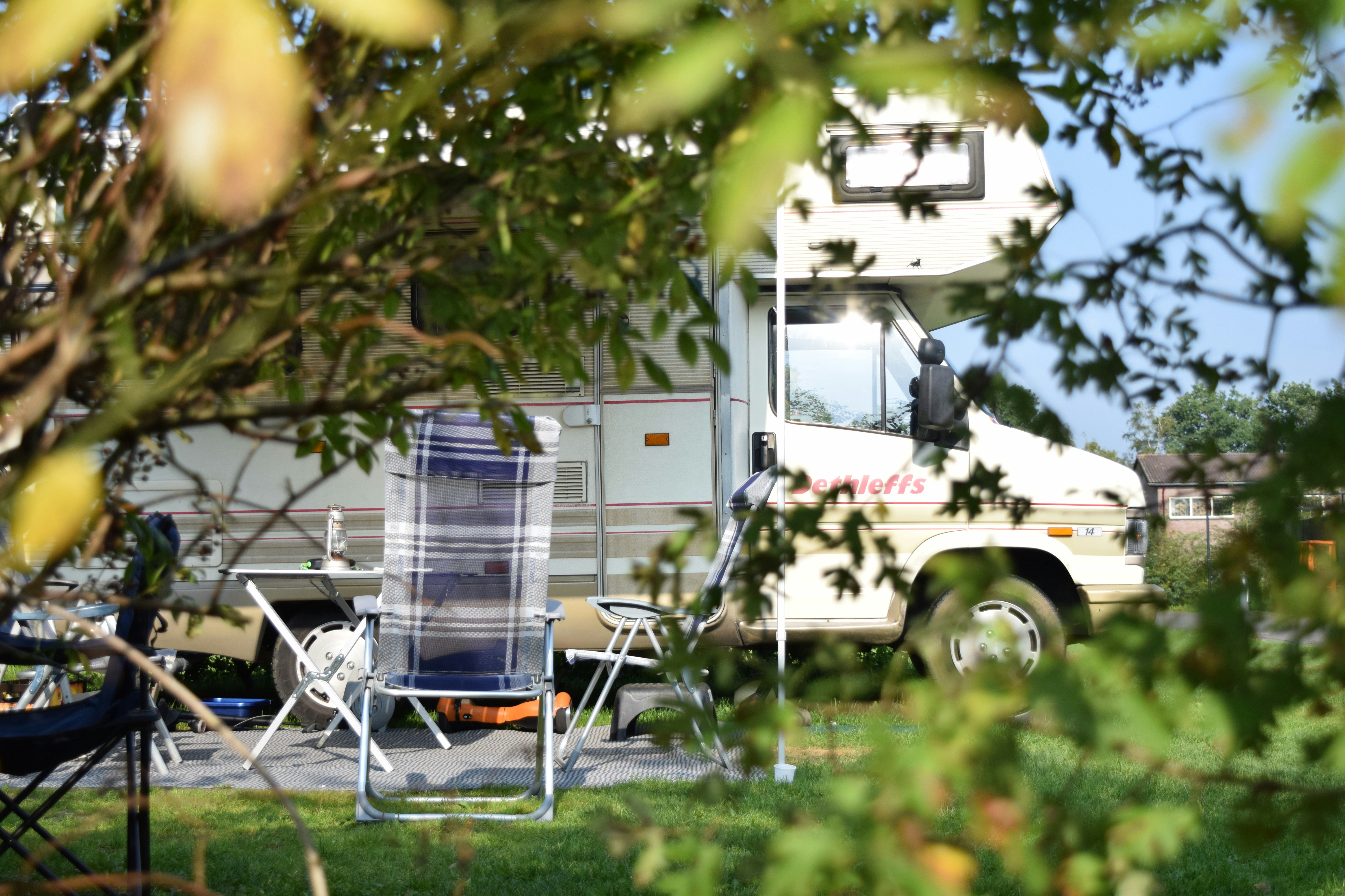 Recreatiepark De Boshoek - Campervan im Grünen auf dem Campingplatz