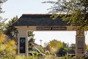 Roompot Kampeerresort Hof Domburg - Eingang des Campingplatzes