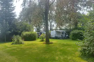 Kampeerterrein De Boekelter - Standplätze im Grünen auf dem Campingplatz
