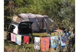 Kampeerterrein Termas da Azenha - Zelt auf dem Campingplatz