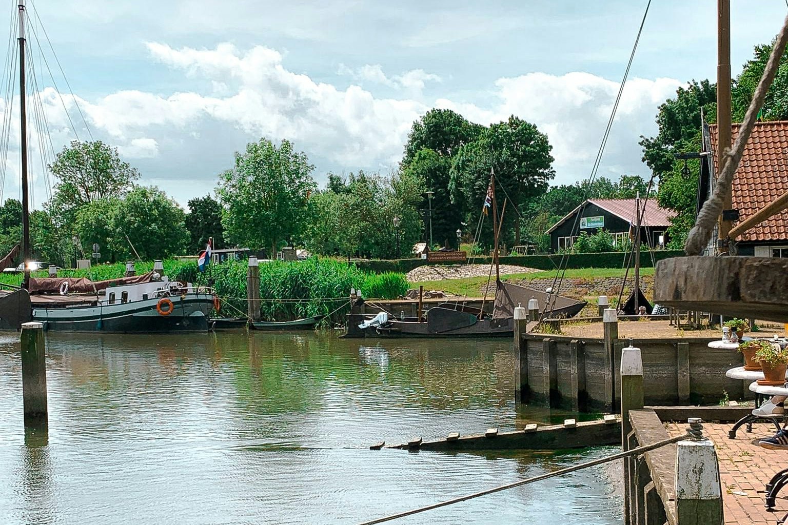 Kampeervereniging de Mosterdpot - Bootsanlegestelle am Campingplatz