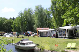 Naturcampingplatz Kanucamp Canow - Standplätze im Grünen auf dem Campingplatz