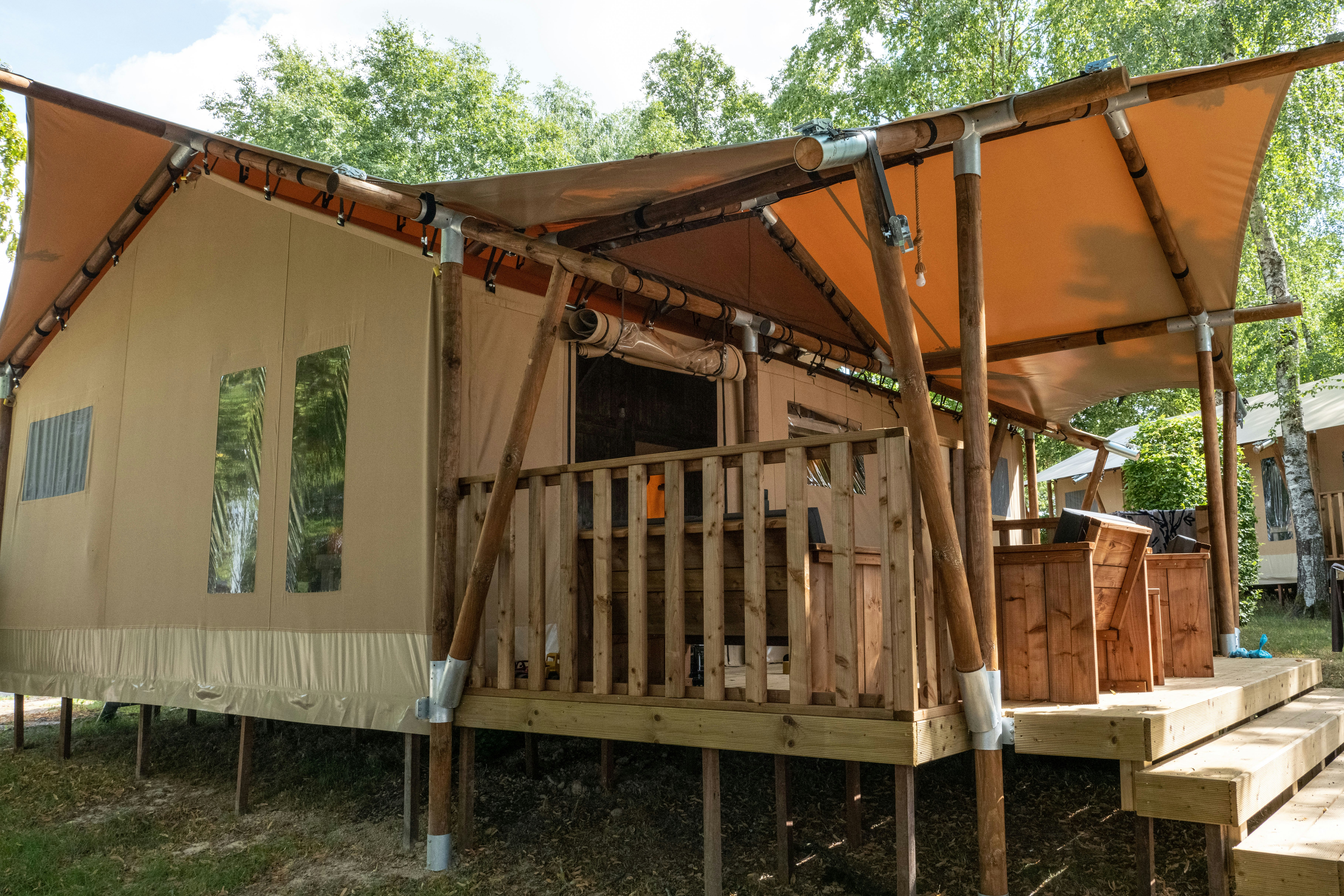 Les Nids Du Lac  Kawan Village Club Lac de Bouzey - Glamping-Zelt mit Terrasse auf dem Campingplatz