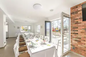 Kemp Pihlov U Kukacku - Restaurant mit Blick auf den Kinderspielplatz