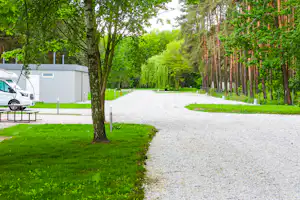 Camp4U - Wohnmobil- und Wohnwagenstellplätze im Grünen auf dem Campingplatz