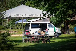 Kempings Žagarkalns - Wohnmobil- und Wohnwagenstellplätze im Grünen
