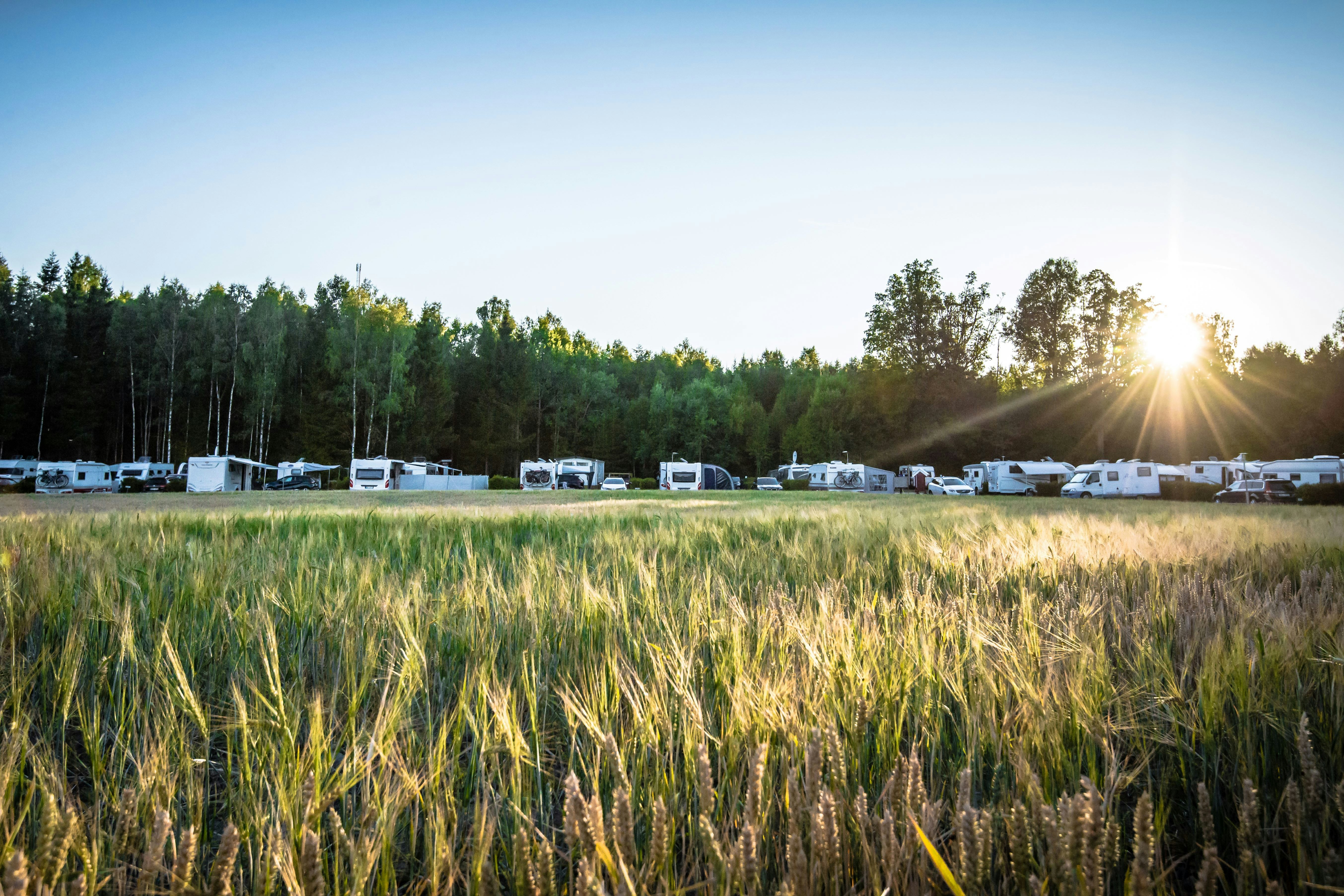 Kerstins Camping - Sonnenuntergang über dem Campingplatz