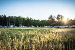 Kerstins Camping - Sonnenuntergang über dem Campingplatz