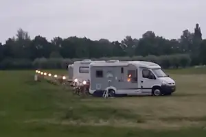 Kevelderweide - Wohnmobil auf Standplatz auf dem Campingplatz
