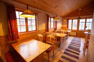 BaseCamp NorthCape ehemals Kirkeporten Camping - Restaurant - innen - 2.jpg