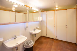 BaseCamp NorthCape ehemals Kirkeporten Camping - Sanitaerbereich.jpg