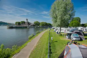 KNAUS Campingpark Rhein-Mosel/Koblenz - Stellplätze nahe des Ufers