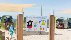 Regenbogen Tossens - Babystrand auf dem Campingplatz