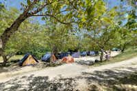 KOAWA – Camping Les Noyers - Zeltplätze im Schatten der Bäume