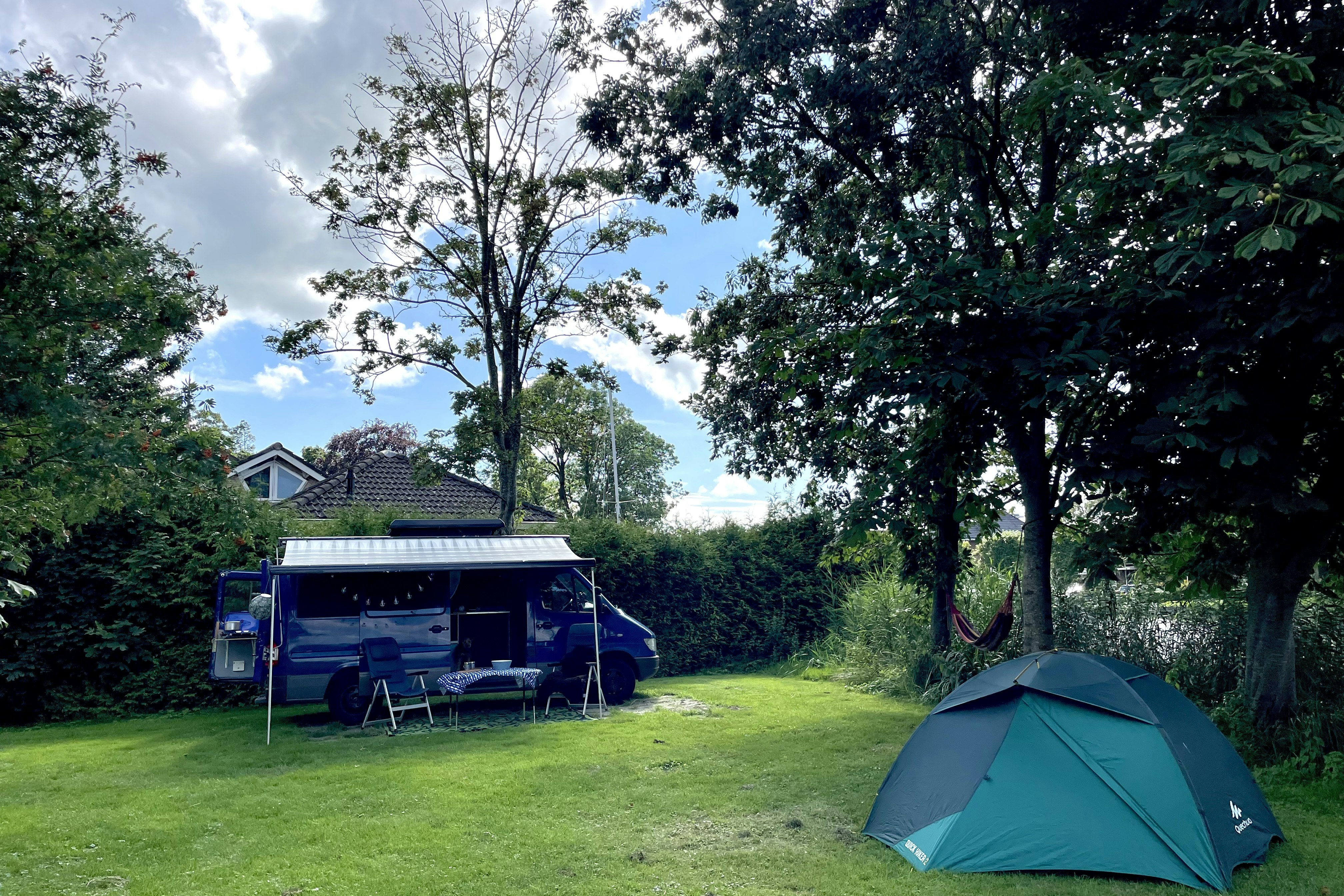 Koekoek en de waard - Standplätze auf der Wiese auf dem Campingplatz